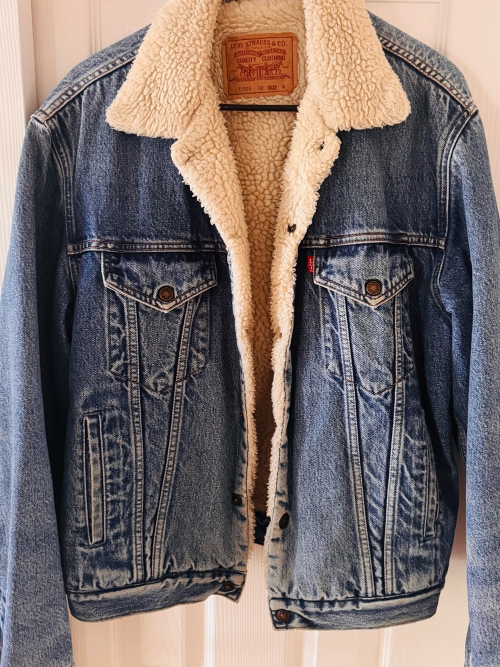 Vintage Levi’s Sherpa Lined Denim Trucker Jacket – 30+ Years Old – Size M